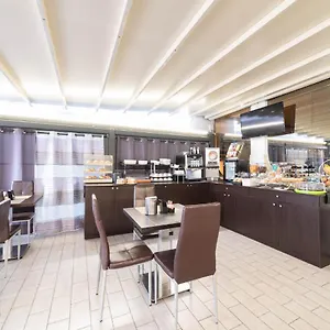 Otel Cesirja, Casavatore